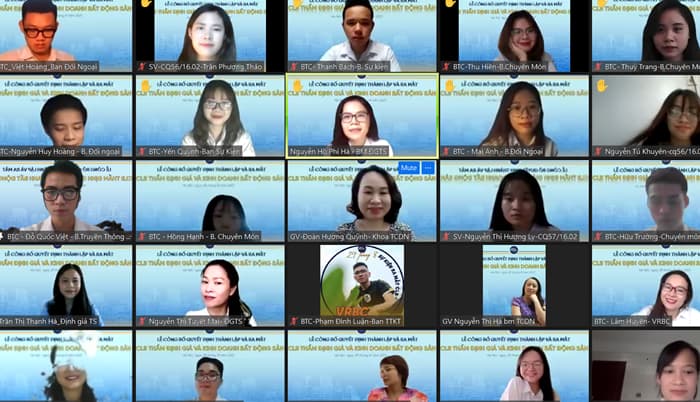 Hình ảnh trích từ video Lễ ra mắt CLB, Đại biểu cùng sinh viên giao lưu chụp ảnh kỷ niệm